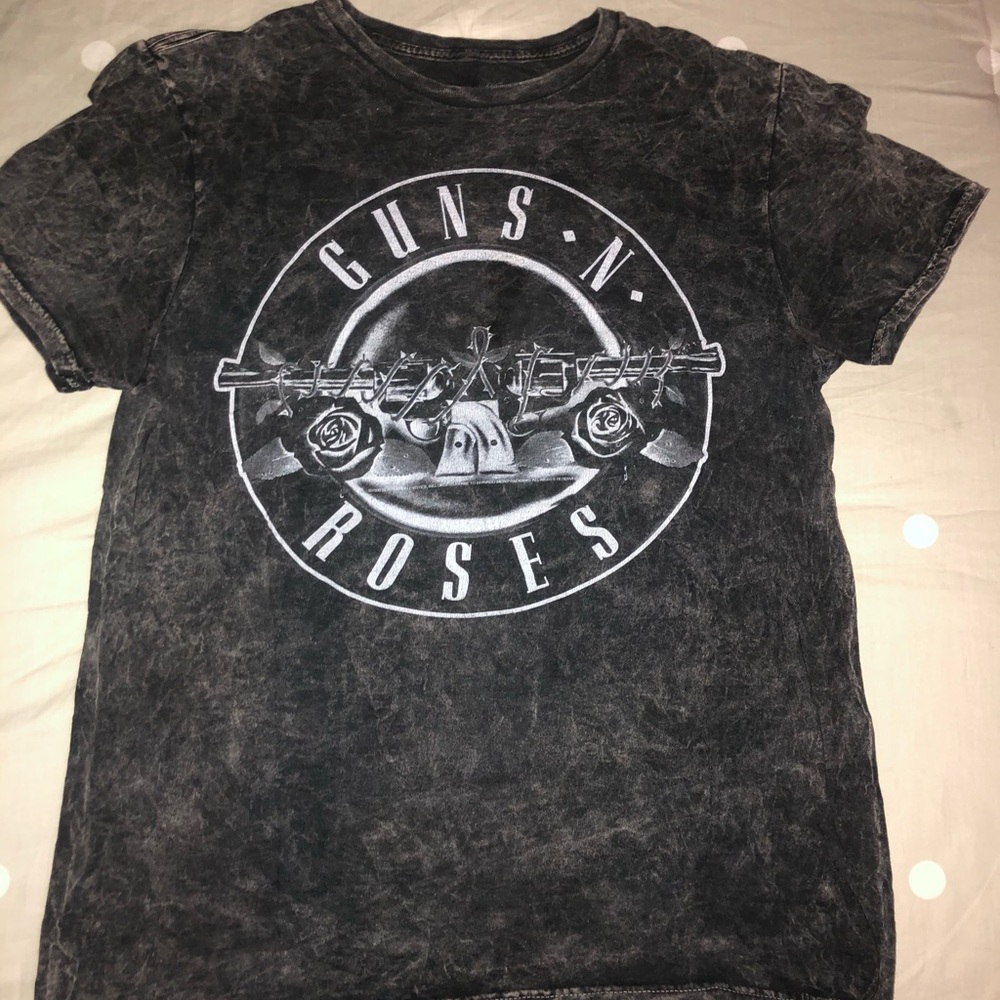 Guns N’ Roses vintage tee.